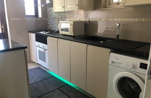 Valence House | Charming En-suite bedroom in peaceful House Dagenham with WiFi