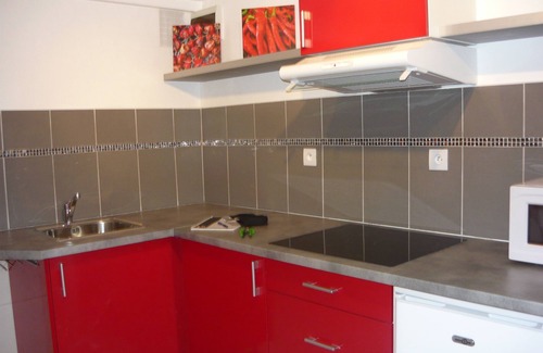 Aix-les-Bains Apartment | Relaxing Stay in a Quiet District with Pool and Ocean Views