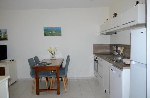 Oletta Apartment | Cozy F2 with Terrace, Ocean Views & Parking in Private Villa