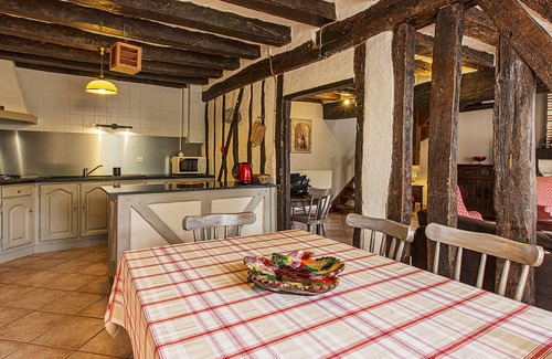 Cour-Cheverny Cottage | Family-Friendly Gite Cour-Cheverny with Spa and Kitchen