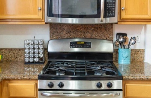 Greenacres House | Family-Friendly 4Bd/3Bath Home with Pet Amenities