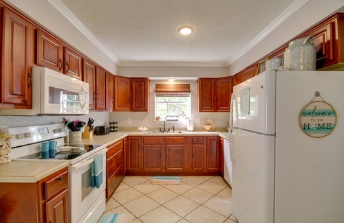 Pass Christian House | Family Cottage with Ocean View Steps from Pass Christian Beach