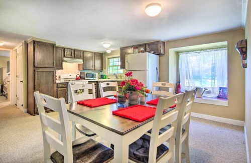 Hallsville Cottage | Cozy Farm Cottage with Fire Pit & Hot Tub Amenities