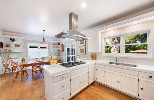St. Helena Other | Downtown St. Helena Farm House: Pool, Spa & 10/10 Rating!