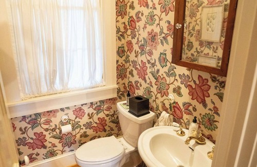 Crestwood Other | Charming farm stay with 4 bedrooms, minutes from Yew Dell Gardens/Louisville