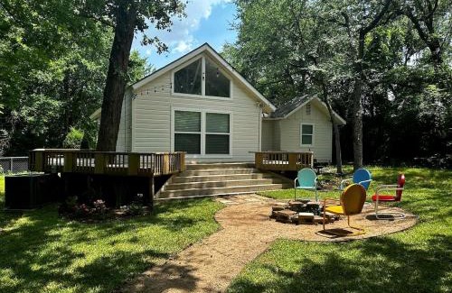 College Station House | Charming Farmhouse Escape with Trails & Pond in College Station, Texas