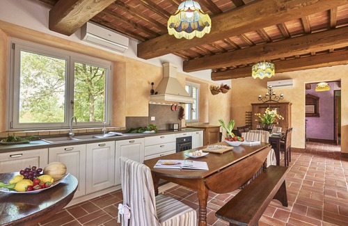 Marciano della Chiana House | Idyllic Tuscan Farmhouse with Private Pool & Garden Retreat