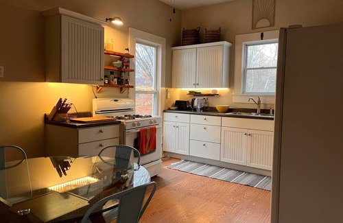 Hartsburg Other | Idyllic Farmhouse Retreat with Pool & Family-Friendly Perks