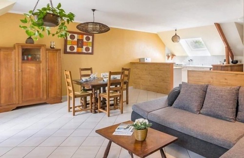 Mesquer Cottage | Cozy Gite Mesquer with Spa and Kitchen for 4 Guests