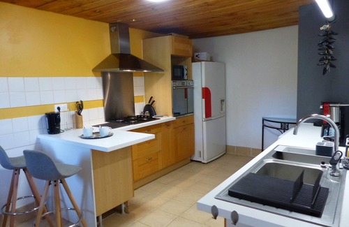 Gouise Cottage | Gite Gouise: Family-Friendly Retreat with Spa & Breakfast