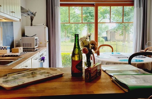 Quaedypre Cottage | Gite Quaëdypre: 2-Bedroom Retreat with Spa & Breakfast