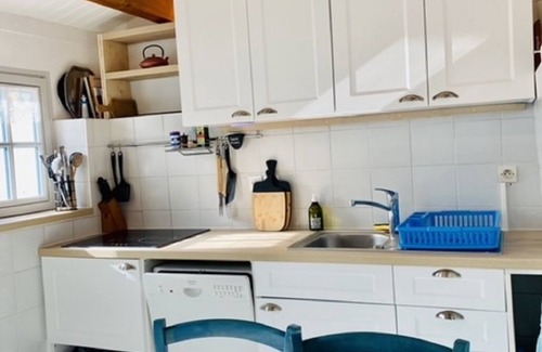 La Gueriniere House | Guest Rated 10/10: Cozy Fisherman's Cottage on Île de Noirmoutier