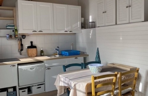 La Gueriniere House | Guest Rated 10/10: Cozy Fisherman's Cottage on Île de Noirmoutier