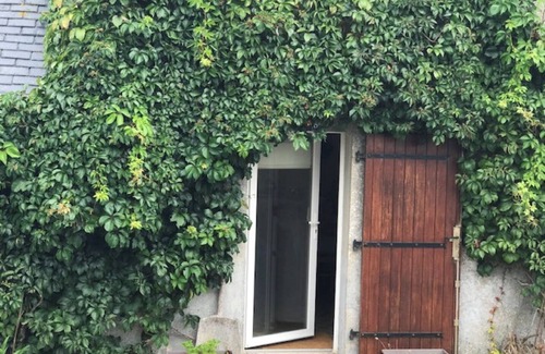 Plouguerneau House | Cozy Fisherman's House with Ocean View and Pet-Friendly Stays