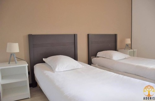 Grandcamp-Maisy Hotel | Pet-Friendly Retreat in Grandcamp-Maisy with Pool Access