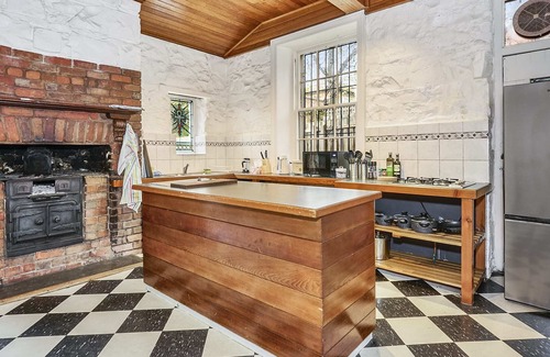 Fitzroy House | Artful Fitzroy Retreat: Family-Friendly with Great Amenities