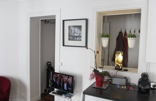 Batignolles Apartment | Stylish Central Flat with Kitchen & High Guest Rating 9.8