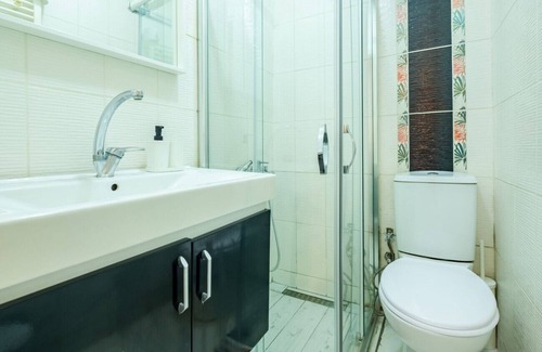Gumussuyu Mahallesi Apartment | Convenient Flat Near Transit Hub for Family Stays