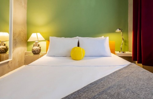 Gumussuyu Mahallesi Apartment | Convenient Flat Near Transit Hub for Family Stays