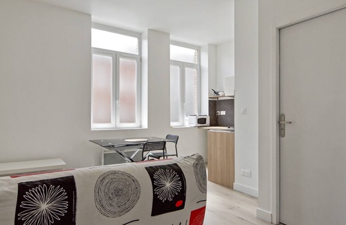 Fives Apartment | Convenient Flat Close to Lille’s City Center – Welkeys