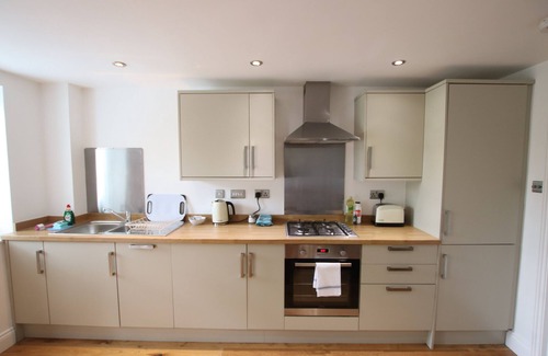 Clifton Apartment | Cozy Flat with Private Patio and Breakfast in Clifton
