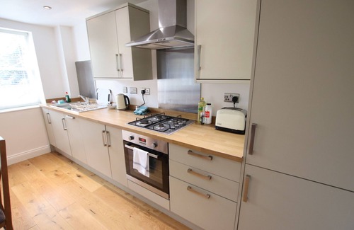 Clifton Apartment | Cozy Flat with Private Patio and Breakfast in Clifton