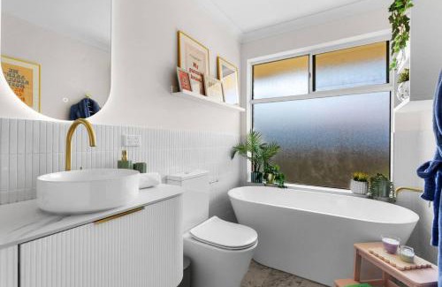 Forrestfield House | Charming Forrestfield Escape