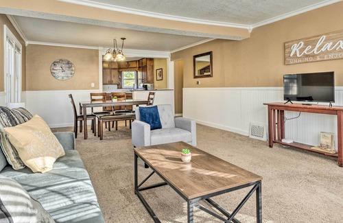 Saint Marys  Allen County Cottage | Charming Fort Wayne Escape w/ Deck & Fire Pit