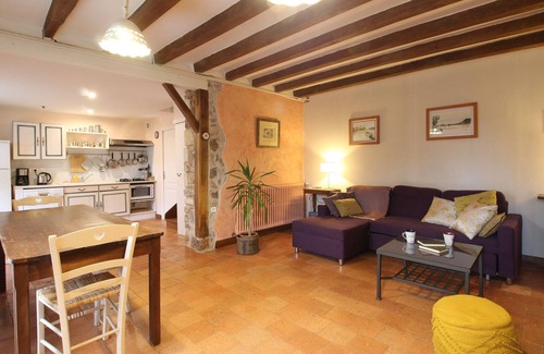 Blaison-Saint-Sulpice Cottage | Cozy Gite Blaison-Saint-Sulpice with Spa and Kitchen