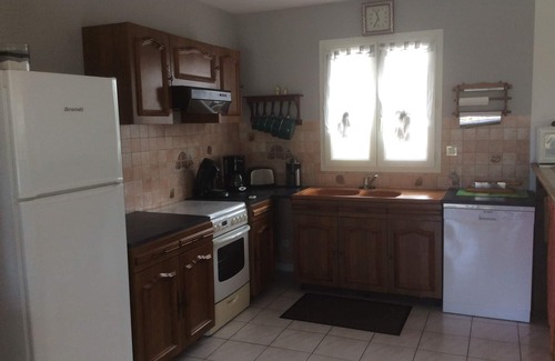 Bourcefranc-le-Chapus House | Cozy Holiday Home with Ocean View in Bourcefranc le Chapus