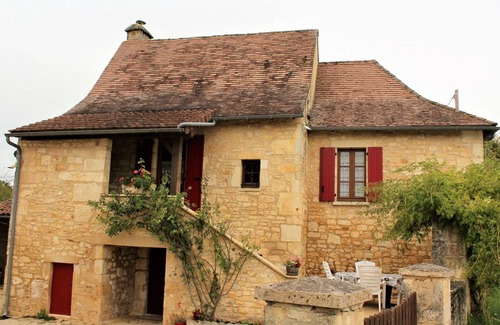 Cenac-et-Saint-Julien Cottage | Pet-Friendly Gite in Cénac-et-Saint-Julien with Spa