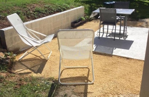 Cenac-et-Saint-Julien Apartment | Cozy Studio in Cénac-et-Saint-Julien with Kitchen & Spa
