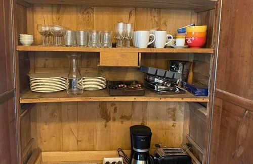 Mezieres sous Lavardin Cottage | Pet-Friendly Gite Mézières-sous-Lavardin with Spa Amenities