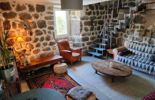 Malarce-sur-la-Thines House | Cozy Thines Valley Retreat - Pet & Child Friendly Getaway