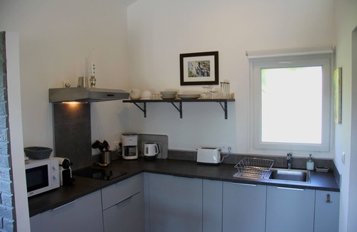 Pernes-les-Fontaines Apartment | Cozy Cottage with Pool and Breakfast Near Avignon
