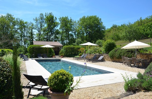 Saint-Denis-les-Martel Cottage | Cozy Cottage for Two in Dordogne with Heated Pool