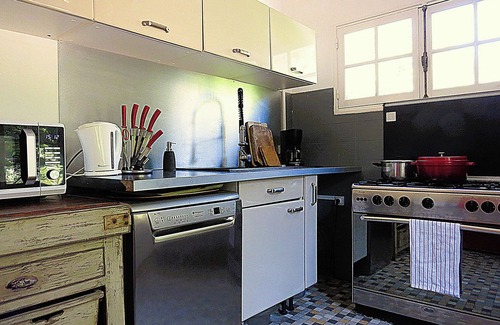 Domino House | Cozy Beach House with Ocean View, Steps from the Shore