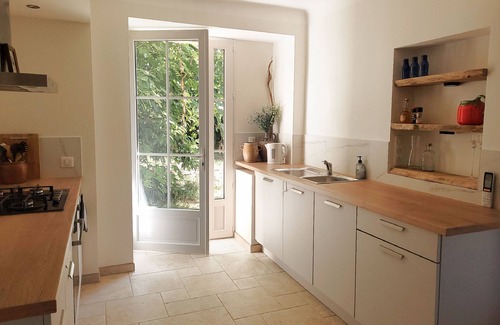 Saint-Julien-de-Lampon House | Top-Rated Guesthouse with Pool & Spa in Village Center