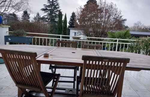 Saint-Nom-la-Breteche House | Inviting House Near Paris and Versailles with Heated Pool