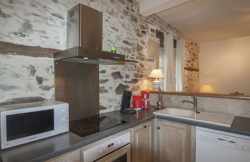 Saint-Medard-d'Excideuil Cottage | Idyllic Chalet with Pool and Pet-Friendly Amenities