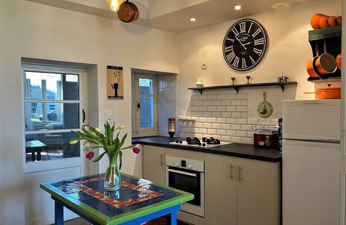 Verteuil-sur-Charente House | Cozy Cottage Retreat by the Charente with Spa & Hot Tub
