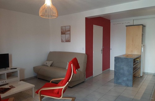 Vieux-Boucau-les-Bains Apartment | Cozy Apartment in Vieux-Boucau-les-Bains with Spa & Breakfast