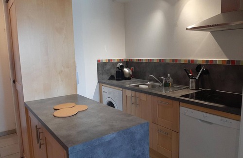 Vieux-Boucau-les-Bains Apartment | Cozy Apartment in Vieux-Boucau-les-Bains with Spa & Breakfast