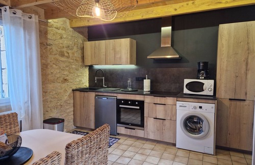 Sarlat-la-Caneda House | Authentic French Retreat with Pool and High Guest Rating