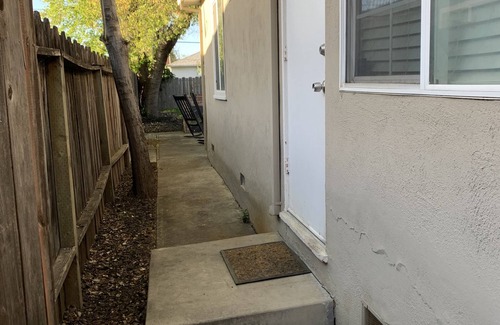 Stockton House | Conveniently Located RV Near Country Clubs & Universities