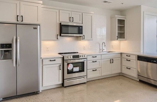 Galindo Condo | Urban Living Awaits at Furnished Condo on South First