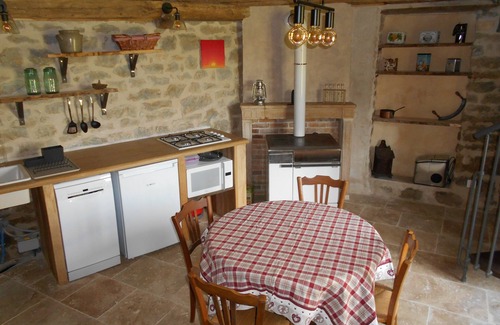 Vitteaux Cottage | Idyllic Gîte with Pool & Spa in Côte d'Or's Auxois Village