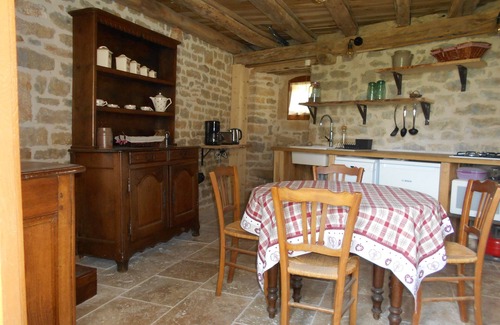 Vitteaux Cottage | Idyllic Gîte with Pool & Spa in Côte d'Or's Auxois Village