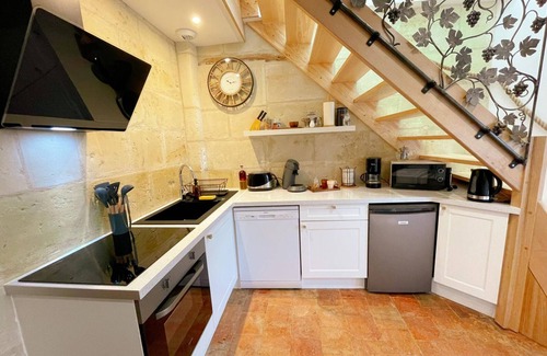 Azay-le-Rideau Cottage | Top-Rated Gite Azay-le-Rideau with Spa and Kitchen