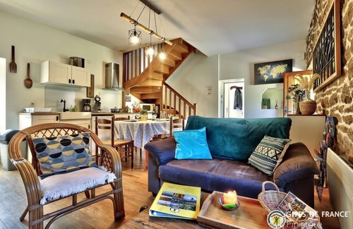 Plouguin Cottage | Delightful Cottage "The Mill" - Rated 9/10 with Family Amenities